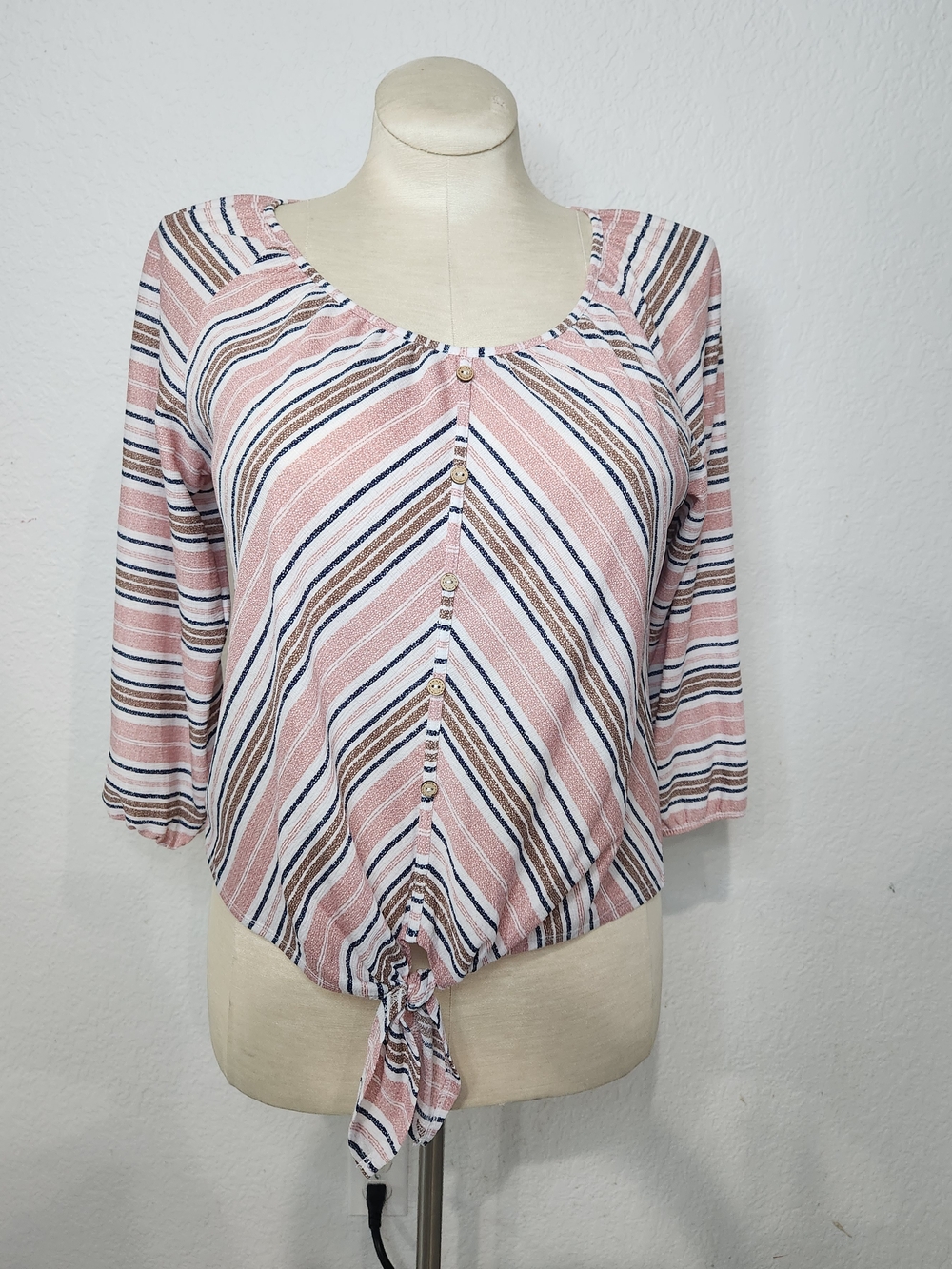IVY RIDGE Striped Button-Front Tie-Hem Women’s Blouse in Dusty Pink